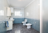 Дом с участком на продажу в городе Vélez-Málaga Фото