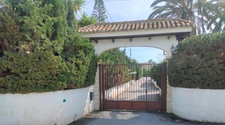 Alicante - Campello - 1533m2