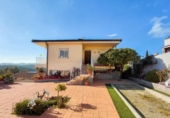 Chalet independiente con terreno en venta en la España, Esparreguera, ref: TR395348 foto