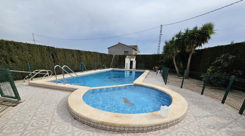 Alicante - Dolores - 8000m2