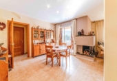Отдельно стоящий дом с участком на продажу в городе Calafell Фото