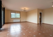 Отдельно стоящий дом с участком на продажу в городе el Vendrell Фото