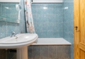 Отдельно стоящий дом с участком на продажу в городе Deltebre Фото