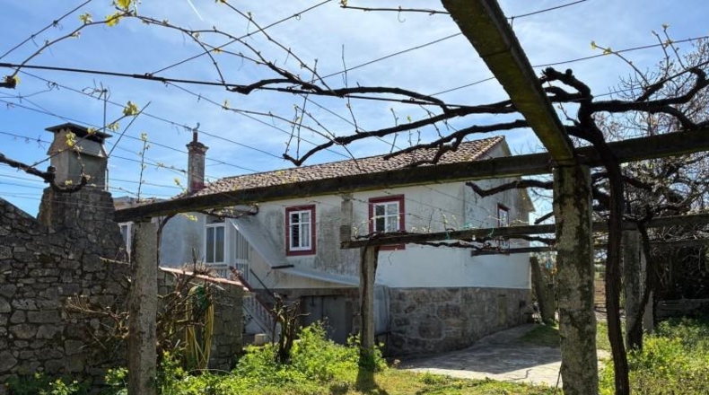Pontevedra - O Cruceiro Vello - 2600m2