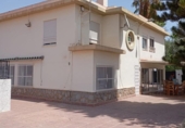 Chalet independiente con terreno en venta en la España, Elche, ref: TR401369 foto