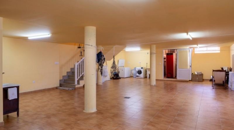 La Coruna - Fene - 2196m2