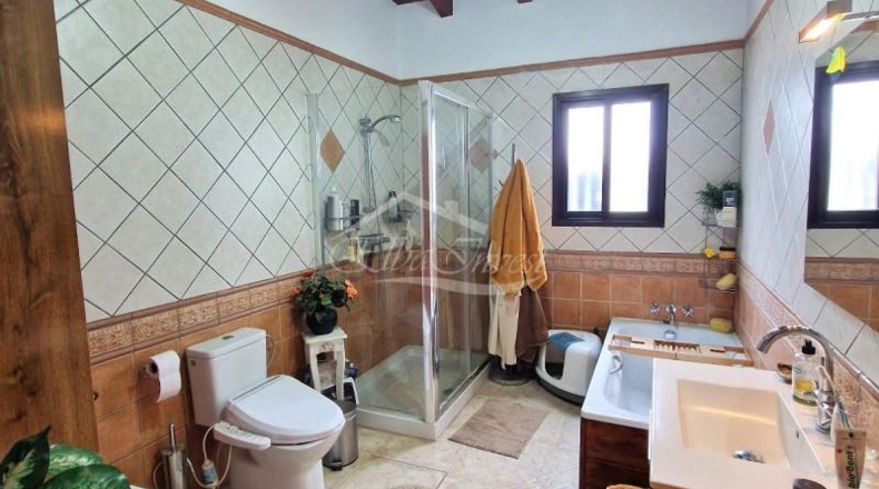 Santa Cruz de Tenerife - Puerto de la Cruz - 6500m2