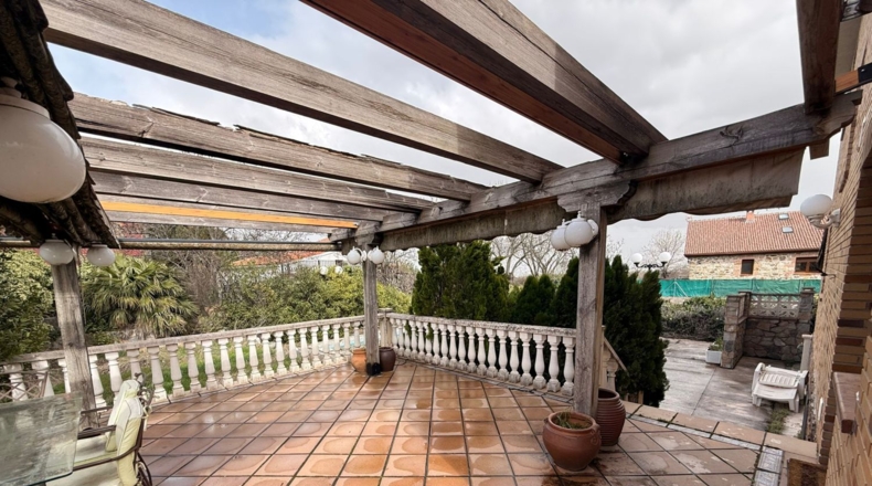 Comunidad de Madrid - Miraflores de la Sierra - 202m2
