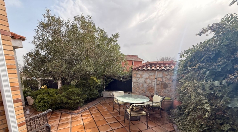 Comunidad de Madrid - Miraflores de la Sierra - 202m2