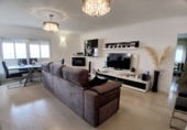 Chalet independiente con terreno en venta en Colmenar de Oreja ref: TR396148 foto
