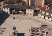 Chalet independiente con terreno en venta en Colmenar de Oreja ref: TR396148 foto