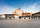Chalet independiente con terreno en venta en Colmenar de Oreja ref: TR396148 foto