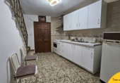 Дом с участком на продажу в городе Frailes. Фото