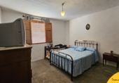 Дом с участком на продажу в городе Frailes. Фото