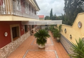 Chalet independiente con terreno en venta en Córdoba ref: TR396127 foto