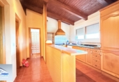 Chalet independiente con terreno en venta en Colindres ref: TR396124 foto