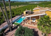 Chalet independiente con terreno en venta en la España, Orihuela, ref: TR401506 foto