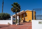 Chalet independiente con terreno en venta en la España, Orihuela, ref: TR401506 foto
