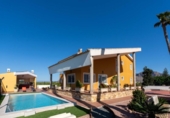 Chalet independiente con terreno en venta en la España, Orihuela, ref: TR401506 foto