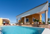 Chalet independiente con terreno en venta en la España, Orihuela, ref: TR401506 foto