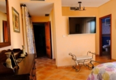 Chalet independiente con terreno en venta en la España, Orihuela, ref: TR401506 foto
