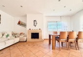 Отдельно стоящий дом с участком на продажу в городе el Vendrell Фото