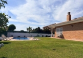 Отдельно стоящий дом с участком на продажу в городе el Vendrell Фото