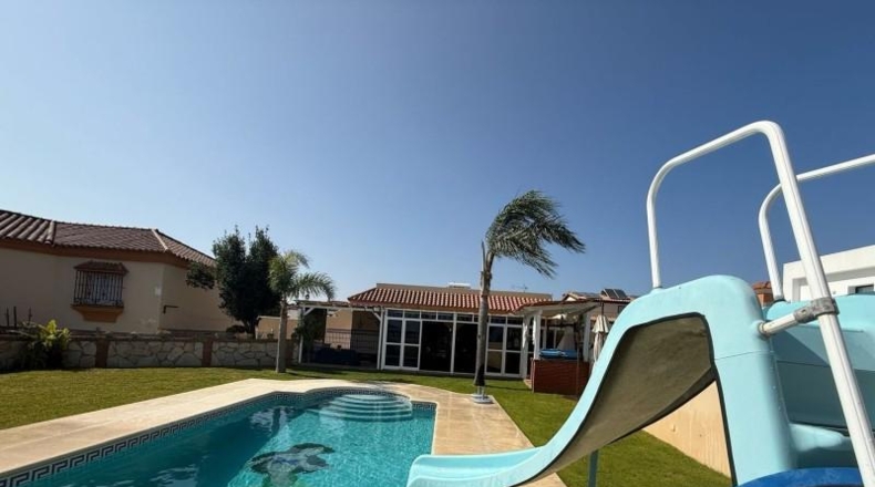 Кадис - La Línea de la Concepción - 1096m2