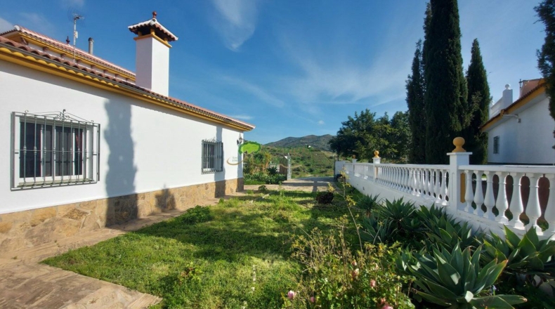 Málaga - Canillas de Aceituno - 3286m2