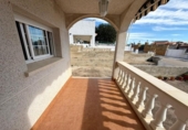 Отдельно стоящий дом с участком на продажу в городе el Vendrell Фото