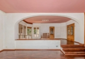 Отдельно стоящий дом с участком на продажу в городе Castellar del Vallès Фото