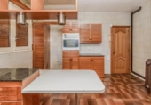 Отдельно стоящий дом с участком на продажу в городе Castellar del Vallès Фото