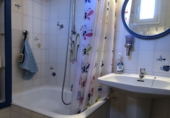 Дом с участком на продажу в городе Усерас. Фото