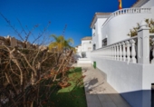 Дом с участком на продажу в городе Orihuela Фото