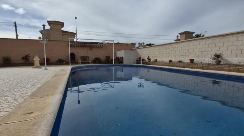 Alicante - Torrevieja - 220m2