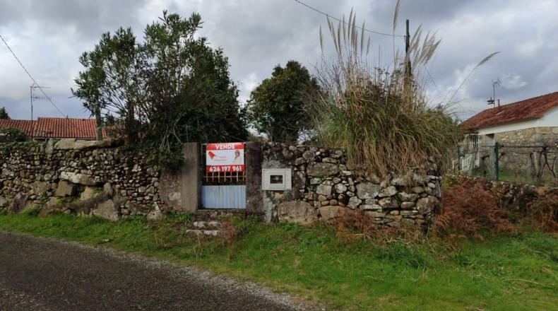 Pontevedra - O Seixo - 1300m2
