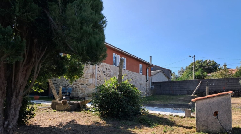 La Coruña - Chaves - 2500m2