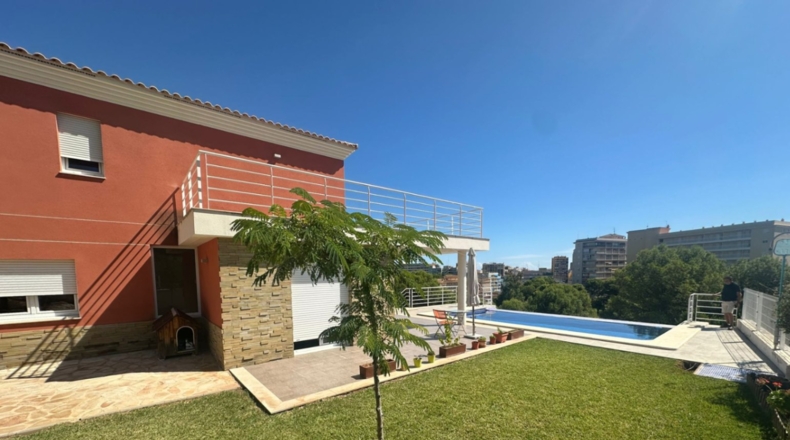 Кастельон - Oropesa del Mar - 641m2