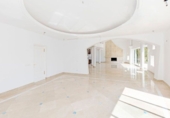 Chalet independiente con terreno en venta en Benahavís ref: TR396973 foto