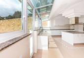 Chalet independiente con terreno en venta en Benahavís ref: TR396973 foto