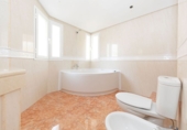 Chalet independiente con terreno en venta en Benahavís ref: TR396973 foto