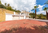 Chalet independiente con terreno en venta en Benahavís ref: TR396973 foto