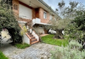 Chalet independiente con terreno en venta en Laredo ref: TR396970 foto