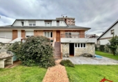Chalet independiente con terreno en venta en Laredo ref: TR396970 foto