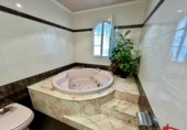 Chalet independiente con terreno en venta en Laredo ref: TR396970 foto
