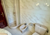 Chalet independiente con terreno en venta en Laredo ref: TR396970 foto