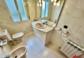 Chalet independiente con terreno en venta en Laredo ref: TR396970 foto