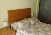 Отдельно стоящий дом с участком на продажу в городе Laredo. Фото