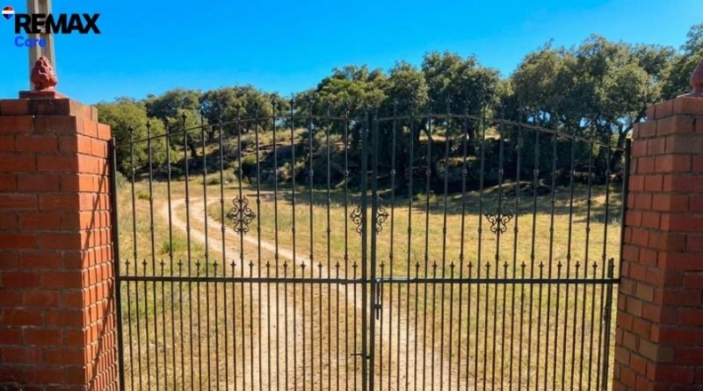 Badajoz - San Vicente de Alcántara - 30000m2