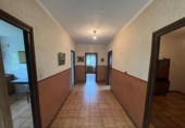 Отдельно стоящий дом с участком на продажу в городе Villaviciosa Фото